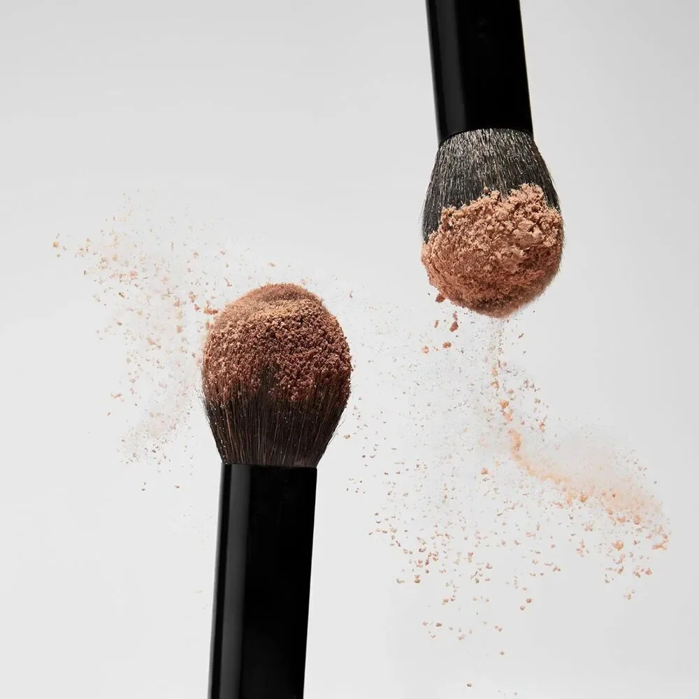 Saie 1 Black Fluffy Makeup Brush With Tapered Tip for Precise Application